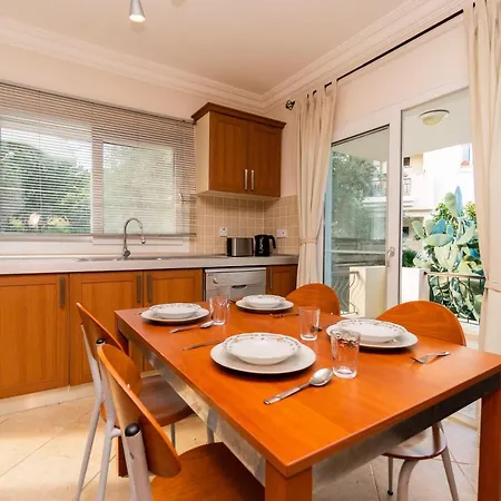 아파트 Luxury Three Bedrooms In Amazing Melisa's Place